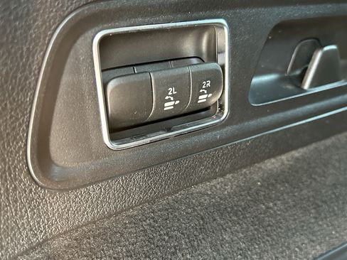 Certified 2025 Mercedes-Benz GLS 450 4MATIC image 11