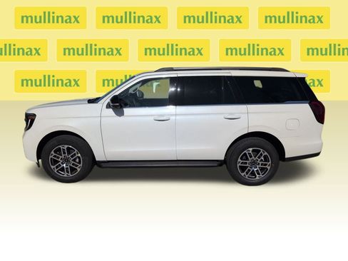 New 2026 Ford Expedition Active image 9