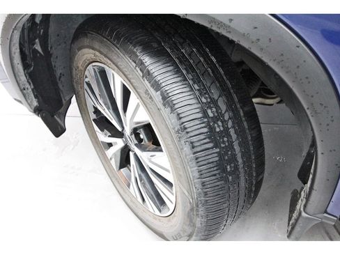 Used 2023 Nissan Rogue SV w/ SV Premium B Package FWD image 7