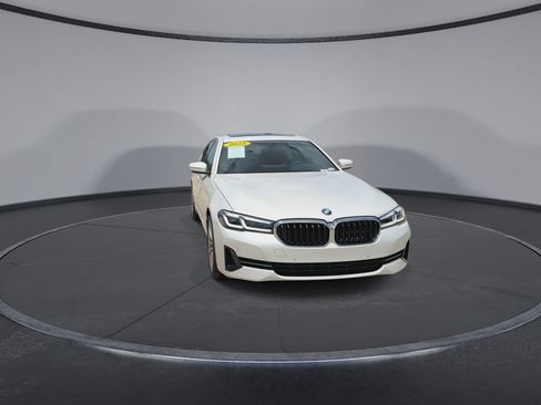 Used 2023 BMW 530i w/ Premium Package RWD image 4
