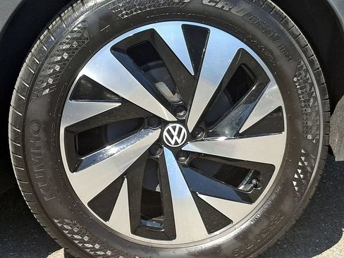 Certified 2023 Volkswagen ID.4 Pro RWD image 8