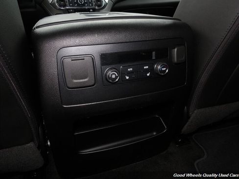 Used 2018 Chevrolet Tahoe LT w/ LT Signature Package AWD/4WD image 18