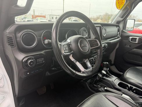 Used 2022 Jeep Wrangler Unlimited Sahara w/ Cold Weather Group image 21