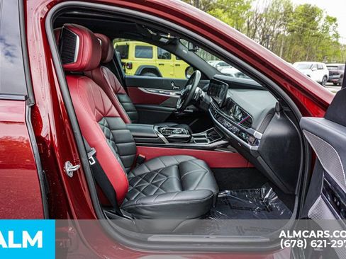 Used 2023 BMW 740i w/ Parking Assistance Package image 23