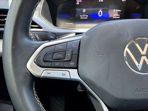 Used 2022 Volkswagen Taos SE image 23