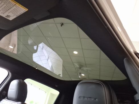 Used 2025 GMC Sierra EV Denali AWD/4WD image 15