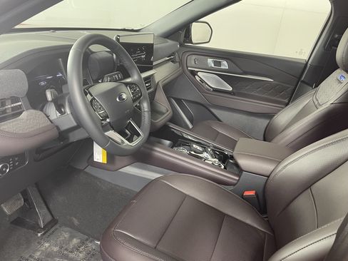 New 2026 Ford Explorer Platinum w/ LUX Leather Package AWD/4WD image 10