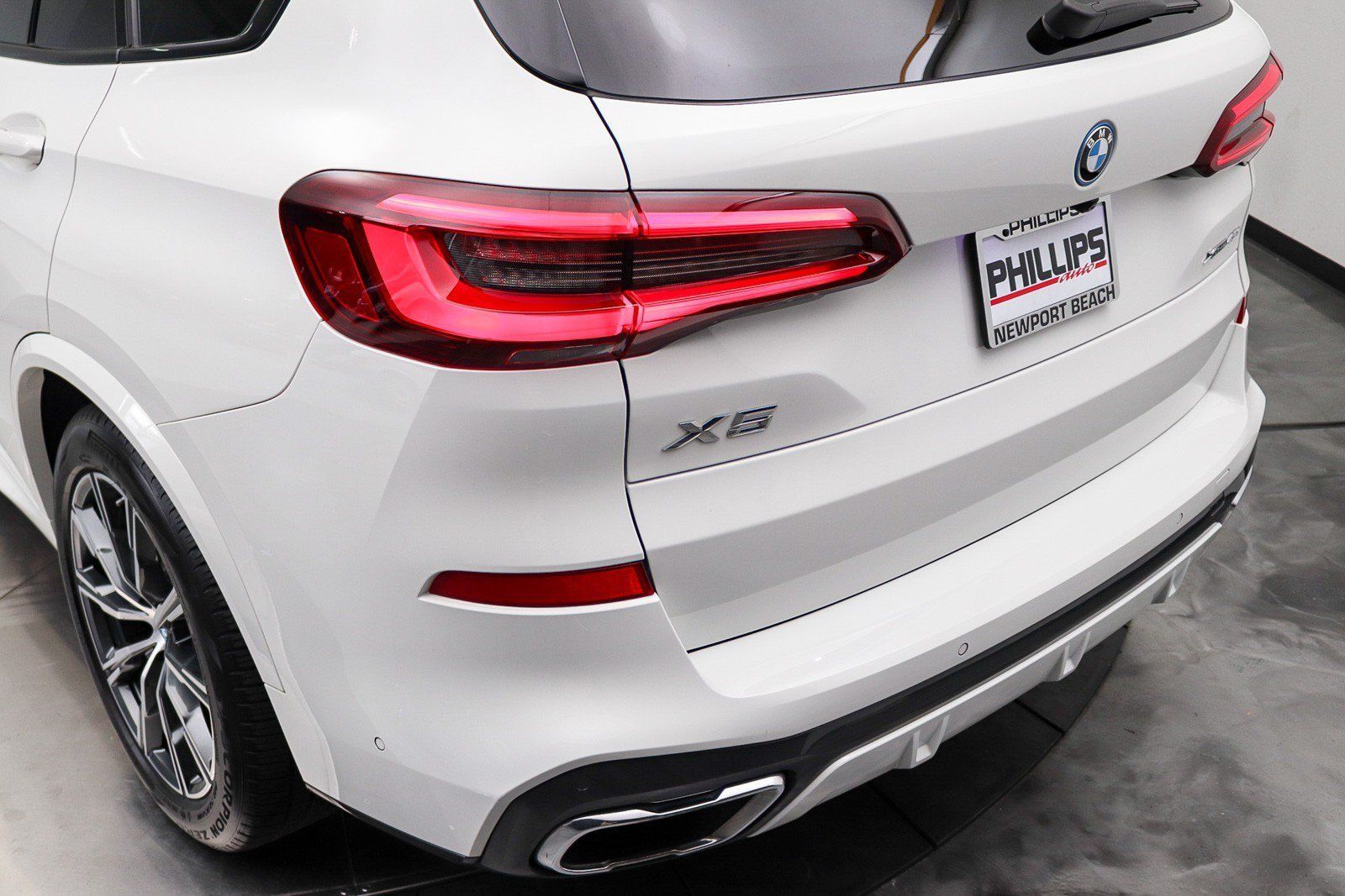 Used 2022 BMW X5 xDrive45e w/ M Sport Package AWD/4WD image 13