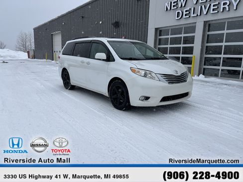 Used 2012 Toyota Sienna Limited w/ Premium Pkg image 1