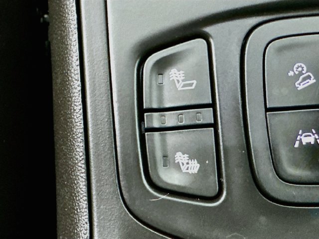 Used 2024 GMC Terrain SLE w/ Driver Convenience Package AWD/4WD image 19