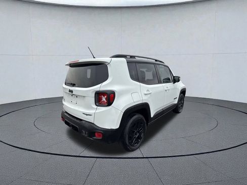 Used 2017 Jeep Renegade Trailhawk image 2