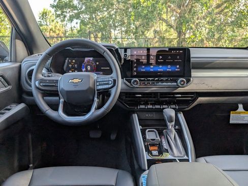 New 2025 Chevrolet Colorado LT w/ LT Convenience Package image 12