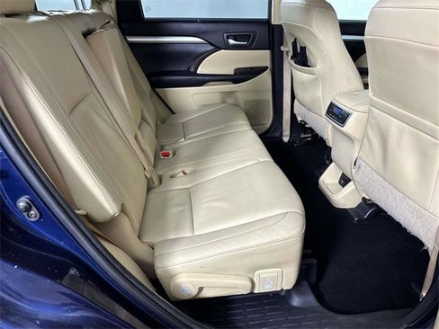 Used 2014 Toyota Highlander XLE image 6