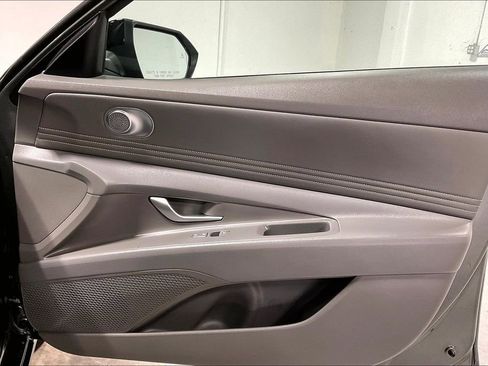 Used 2025 Hyundai Elantra Sport FWD image 22