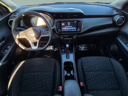 Certified 2022 Nissan Kicks SV FWD image 12