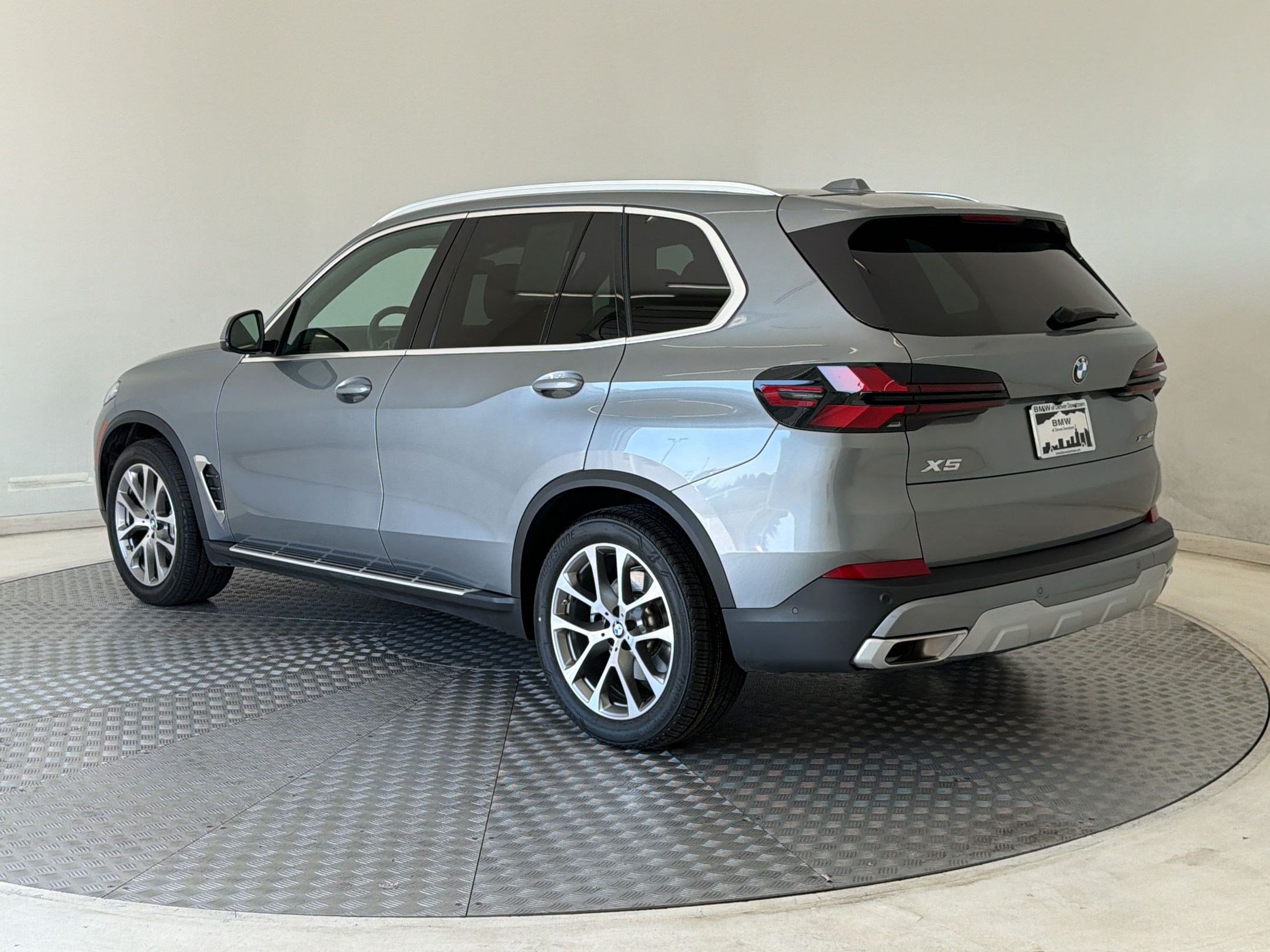 Used 2026 BMW X5 xDrive40i AWD/4WD image 3