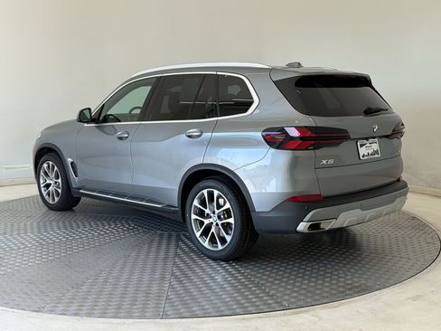 Certified 2026 BMW X5 xDrive40i AWD/4WD image 3