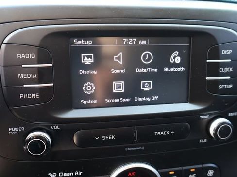 Used 2017 Kia Soul + FWD image 36