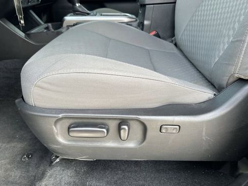 Used 2022 Toyota Tacoma SR5 RWD image 28