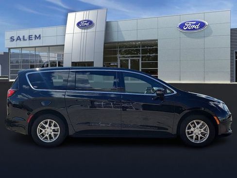 Used 2025 Chrysler Voyager LX FWD image 2