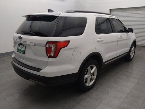 Used 2019 Ford Explorer XLT image 9