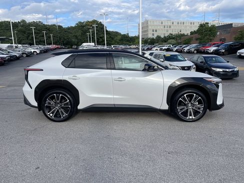 Used 2025 Toyota bZ4X AWD w/ Weather Package image 7