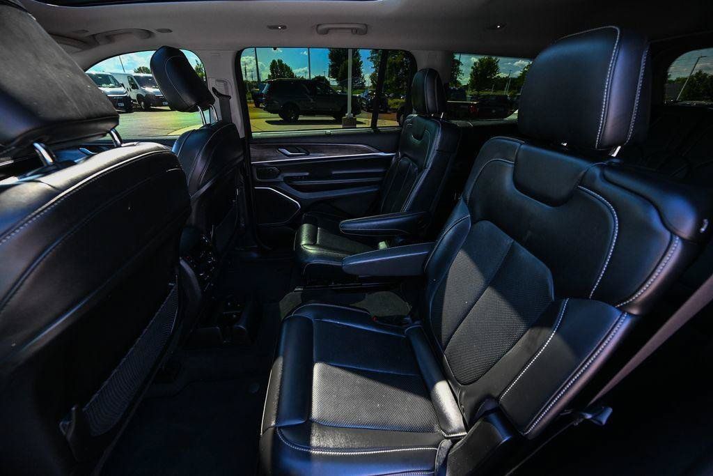 Used 2022 Jeep Grand Cherokee L Limited w/ Luxury Tech Group II AWD/4WD image 23