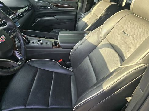 Used 2023 Cadillac Escalade ESV Premium Luxury image 20