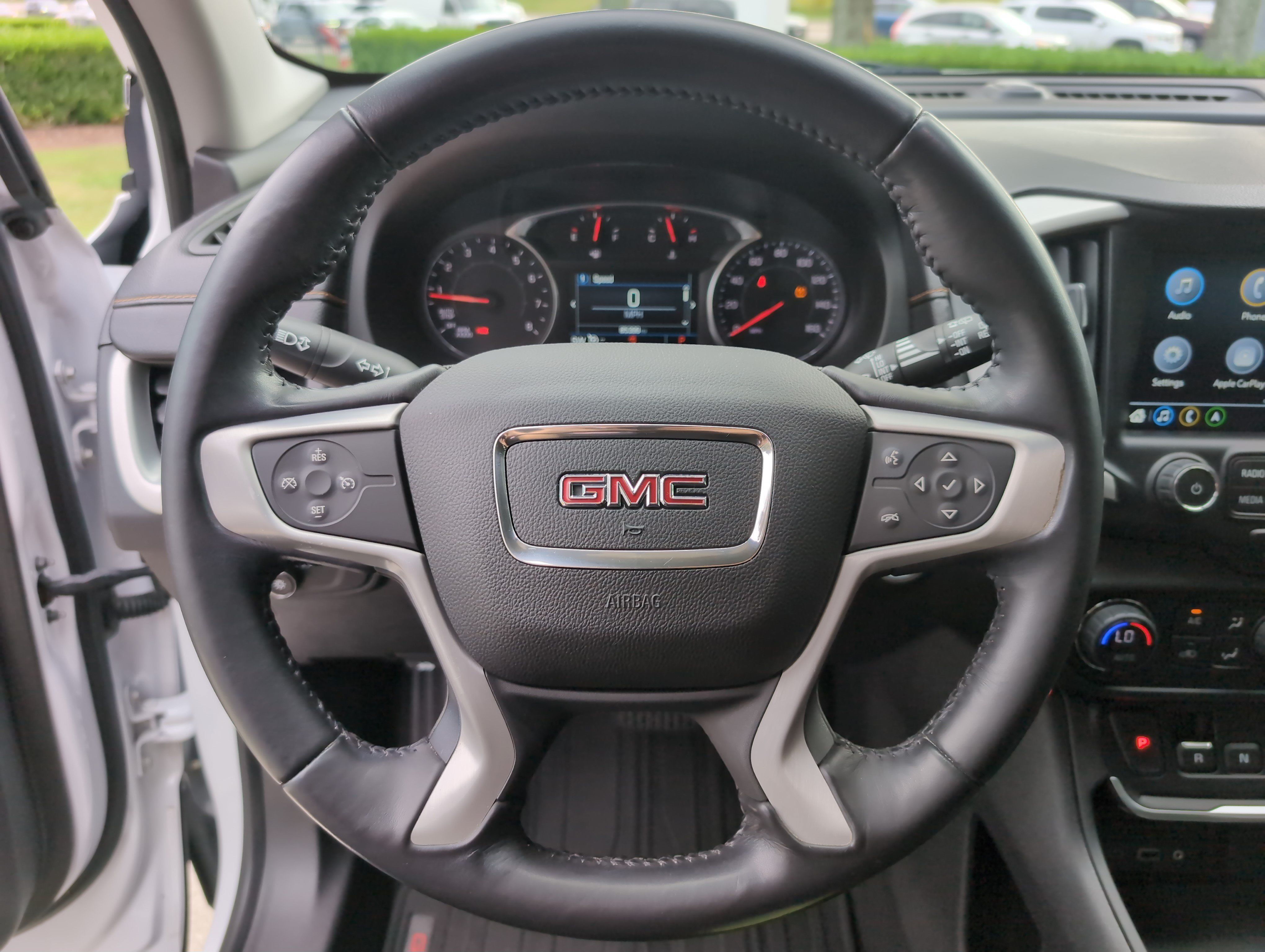 Used 2018 GMC Terrain SLE w/ Driver Convenience Package FWD image 18