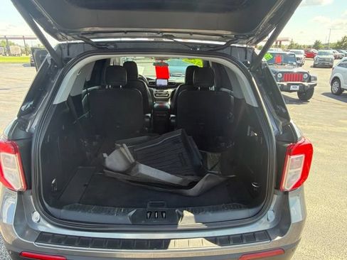 Used 2023 Ford Explorer XLT w/ Equipment Group 202A AWD/4WD image 33