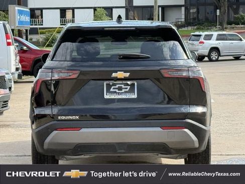 Used 2026 Chevrolet Equinox LT FWD image 8
