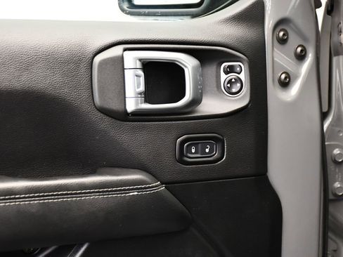 Used 2021 Jeep Wrangler Unlimited Sahara image 30