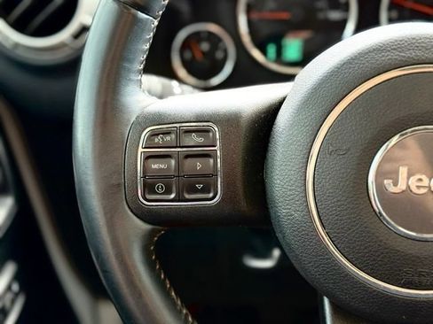 Used 2018 Jeep Wrangler Unlimited Sahara w/ Connectivity Group AWD/4WD image 11