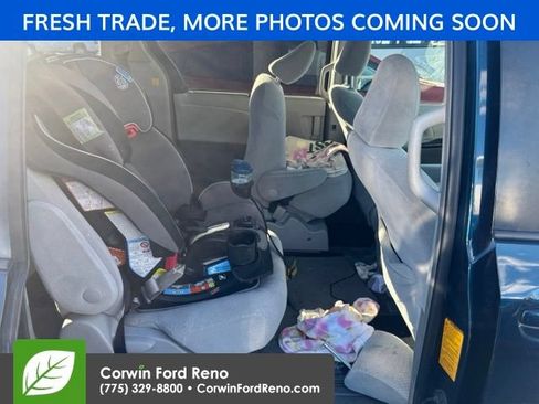 Used 2012 Toyota Sienna LE w/ Towing Pkg AWD/4WD image 12