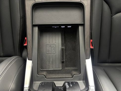 Used 2019 Audi Q8 Premium Plus w/ Premium Plus AWD/4WD image 31