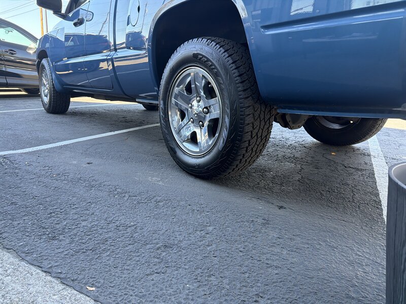 Used 2005 Dodge Dakota SLT RWD image 6