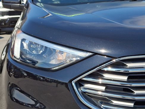 Certified 2022 Ford Edge SEL w/ Convenience Package AWD/4WD image 9