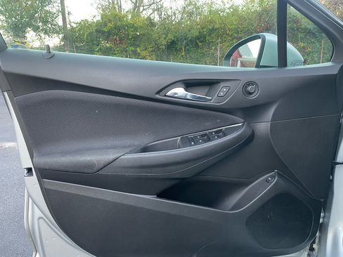 Used 2017 Chevrolet Cruze LS image 10