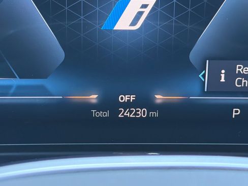 Certified 2025 BMW i4 eDrive40 image 35