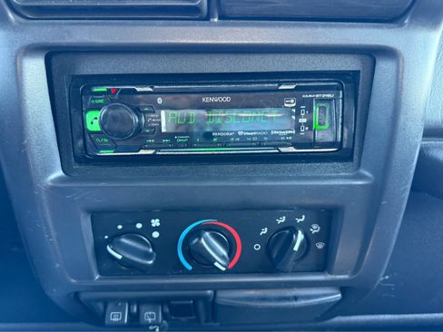 Used 2001 Jeep Wrangler SE image 14