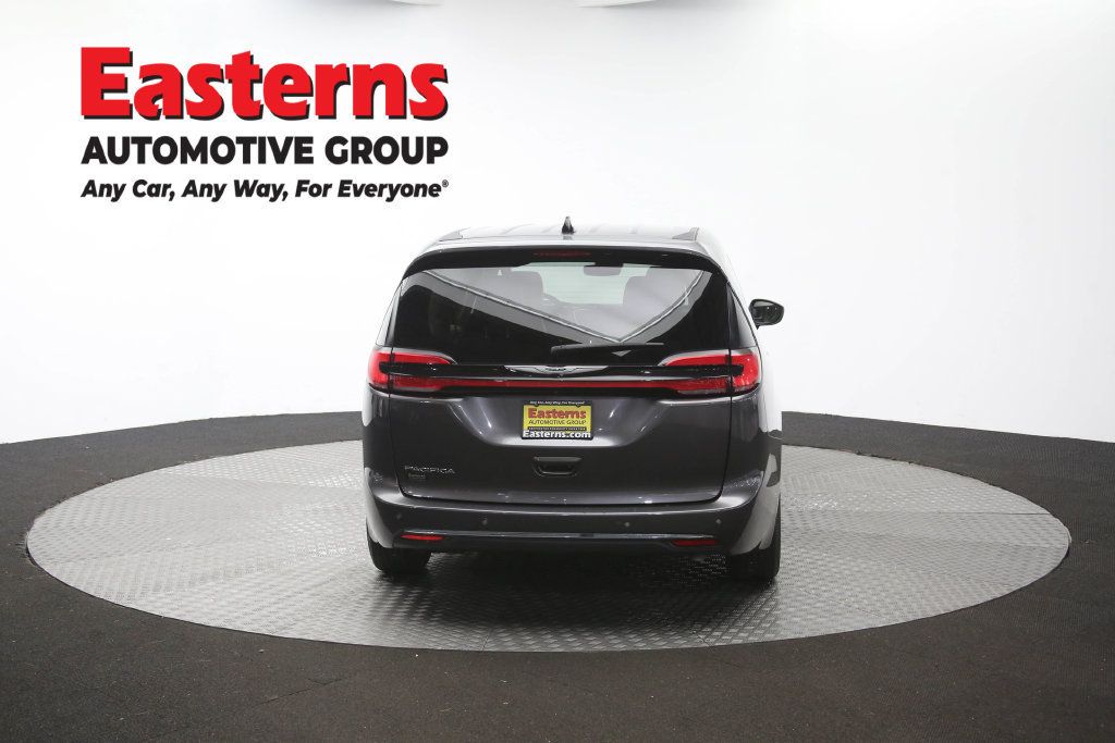 Used 2023 Chrysler Pacifica Touring-L FWD image 40