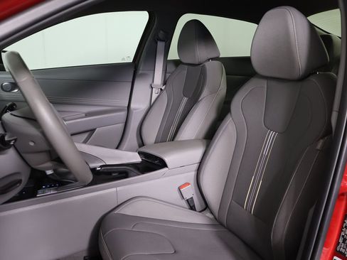 Used 2025 Hyundai Elantra Sport FWD image 25
