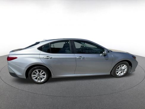 Used 2025 Toyota Camry LE image 16