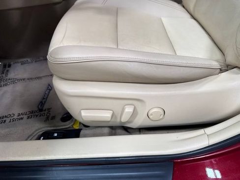 Used 2015 Toyota Camry XLE w/ Moonroof Package FWD image 7