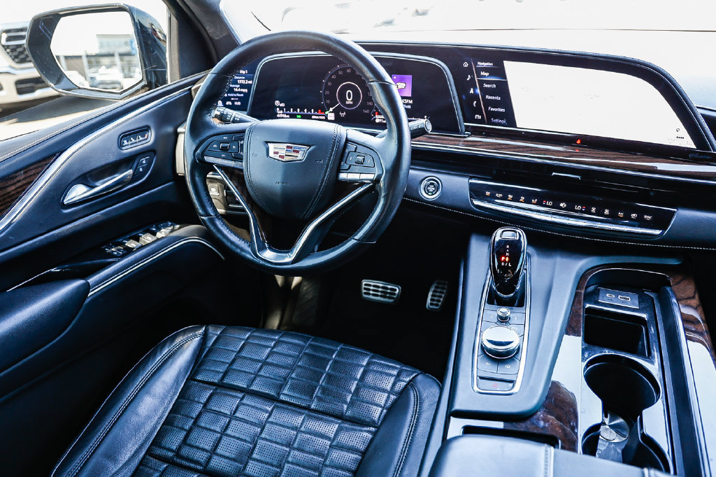 Used 2023 Cadillac Escalade Sport Platinum w/ LPO, ONYX Package AWD/4WD image 21