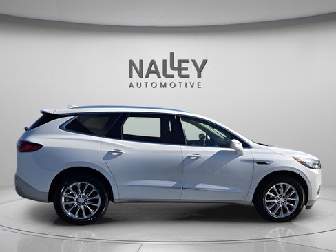 Used 2018 Buick Enclave Premium w/ Experience Buick Package image 7
