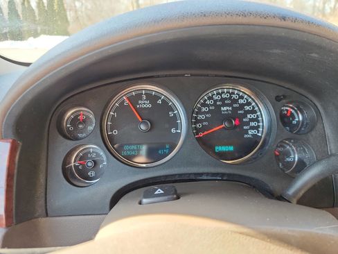 Used 2011 Chevrolet Tahoe LS image 30