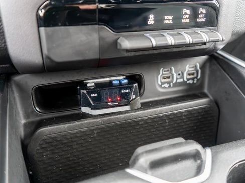Used 2022 RAM 1500 Big Horn AWD/4WD image 35