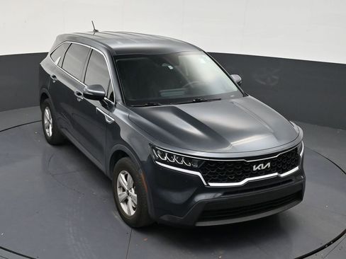 Used 2023 Kia Sorento LX FWD image 18