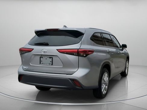 Used 2022 Toyota Highlander Limited image 25